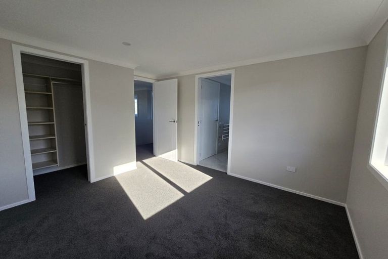 Photo of property in 6a Te Arapito Close, Aotea, Porirua, 5024