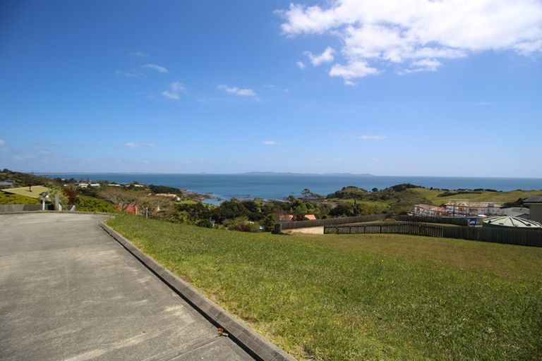 Photo of property in 15 Nancy Wake Place, Cable Bay, 0420