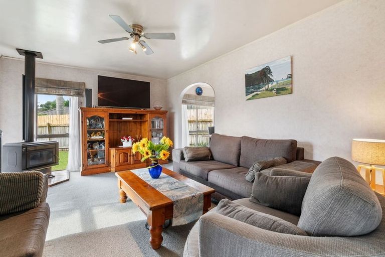 Photo of property in 5 Aronia Way, Goodwood Heights, Auckland, 2105