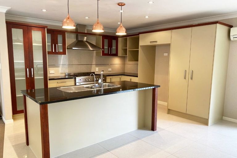 Photo of property in 5 Amapur Place, Flat Bush, Auckland, 2019