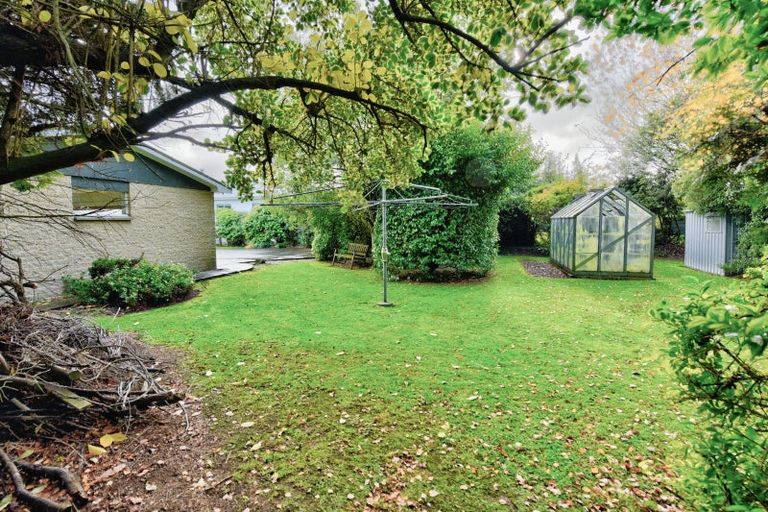 Photo of property in 113 Seaward Road, Edendale, 9825