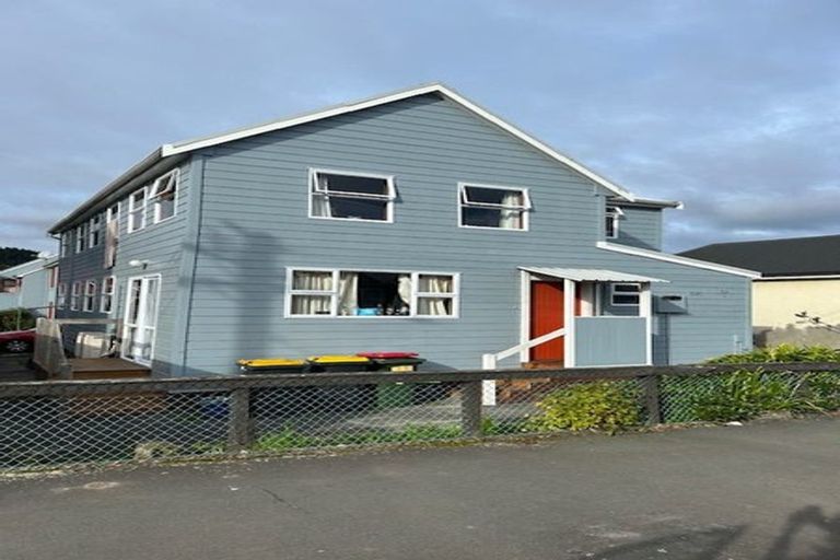 Photo of property in 121 Harbour Terrace, North Dunedin, Dunedin, 9016