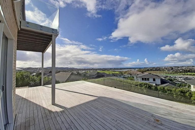 Photo of property in 12 Butler Stoney Crescent, Silverdale, 0932