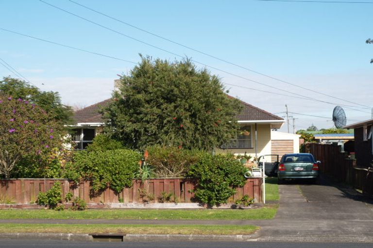 Photo of property in 237 Robertson Road, Mangere East, Auckland, 2024