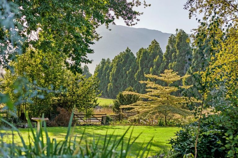 Photo of property in 1025 Lake Hawea-albert, Albert Town, Wanaka, 9382