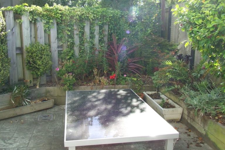 Photo of property in 35c Hobson Crescent, Thorndon, Wellington, 6011