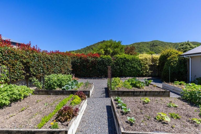 Photo of property in 6a Huia Street, Waikawa, Picton, 7220