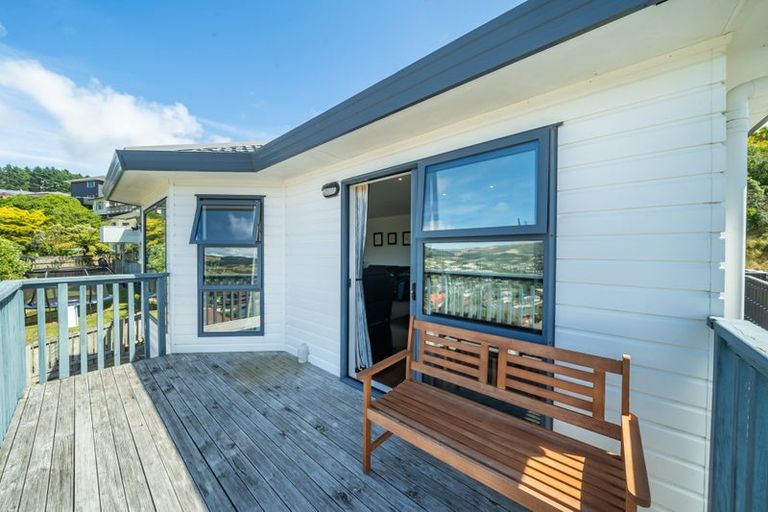 Photo of property in 11 Chastudon Place, Tawa, Wellington, 5028