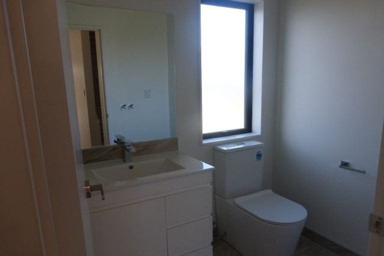 Photo of property in 1c Quincey Place, Massey, Auckland, 0614