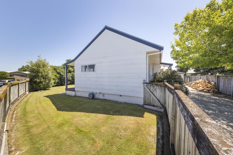 Photo of property in 8 Mercury Street, Milson, Palmerston North, 4414