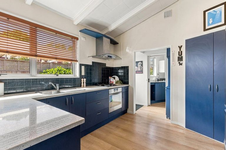 Photo of property in 154 Mays Road, St Albans, Christchurch, 8052