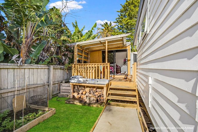 Photo of property in 2/33f Springs Road, Parakai, 0830