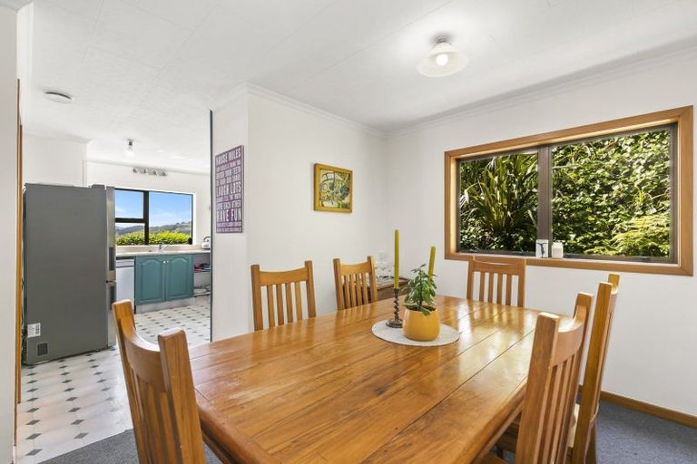 Photo of property in 24 Southern Cross Crescent, Island Bay, Wellington, 6023