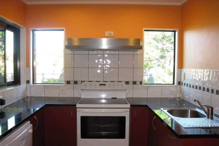 Photo of property in 1/34 Curacao Place, Half Moon Bay, Auckland, 2012