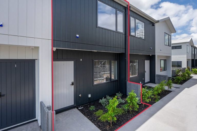 Photo of property in 2/17 Samuel Marsden Place, Whenuapai, Auckland, 0618