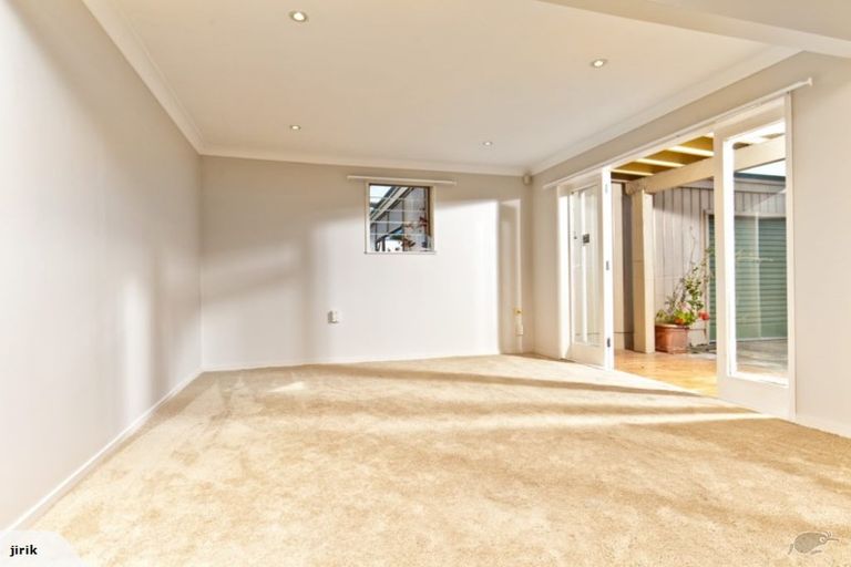 Photo of property in 2/38 Glenvar Road, Torbay, Auckland, 0630