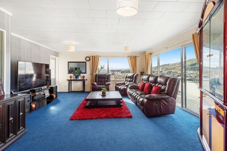 Photo of property in 14 Katarina Grove, Tawa, Wellington, 5028