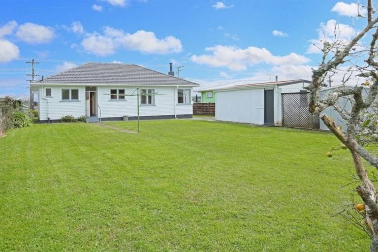 Photo of property in 50 Matipo Road, Te Atatu Peninsula, Auckland, 0610