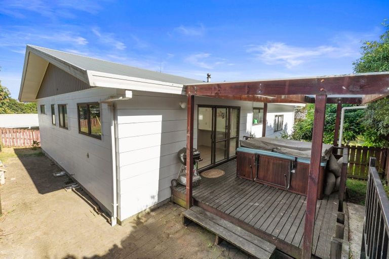 Photo of property in 11 Dunton Drive, Welcome Bay, Tauranga, 3112