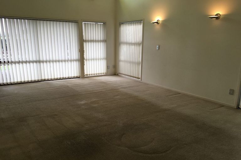 Photo of property in 86 Hattaway Avenue, Bucklands Beach, Auckland, 2012