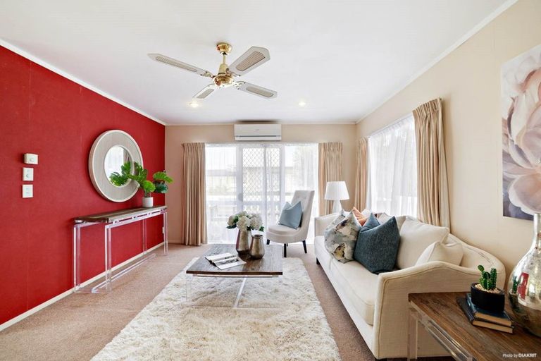 Photo of property in 2/239 Edmonton Road, Te Atatu South, Auckland, 0610