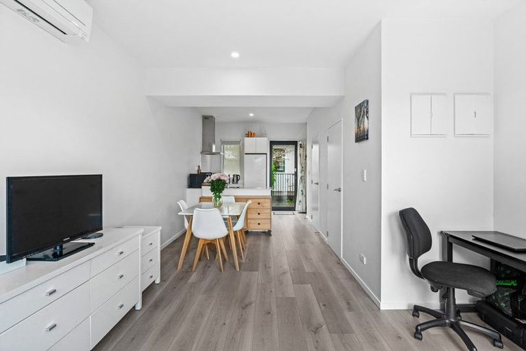 Photo of property in 5/122 Pooks Road, Ranui, Auckland, 0612