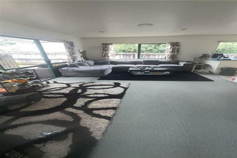 Photo of property in 10 Elvira Place, Ranui, Auckland, 0612