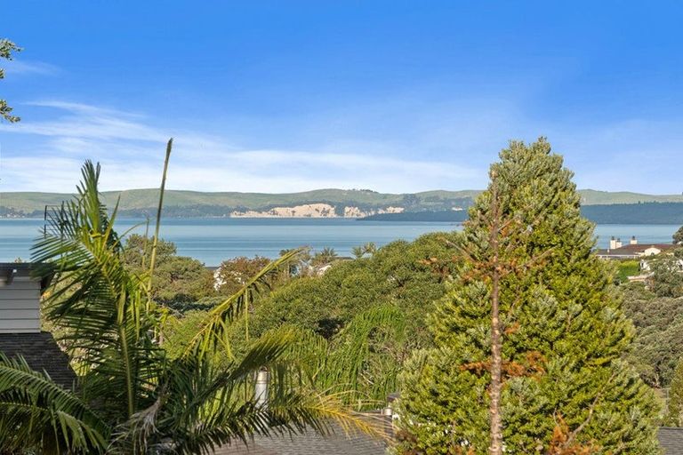 Photo of property in 13 Centennial Place, Campbells Bay, Auckland, 0630