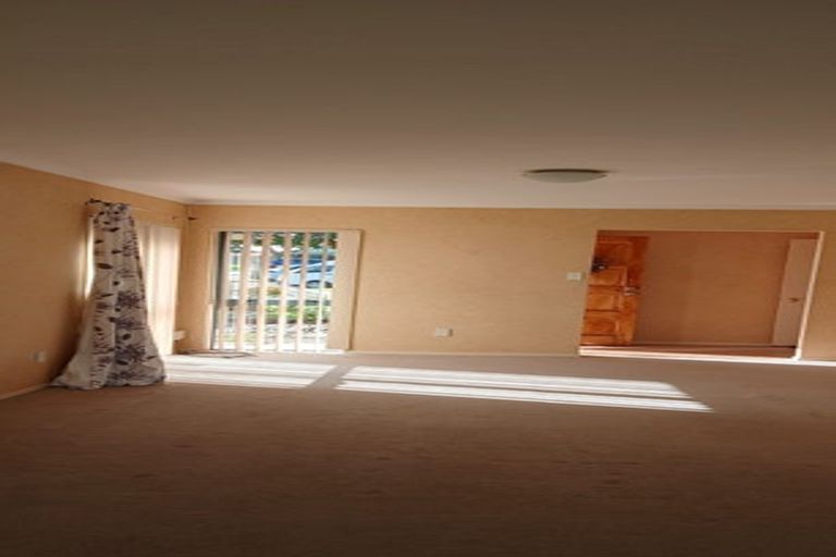 Photo of property in 14 Harobed Place, Weymouth, Auckland, 2103