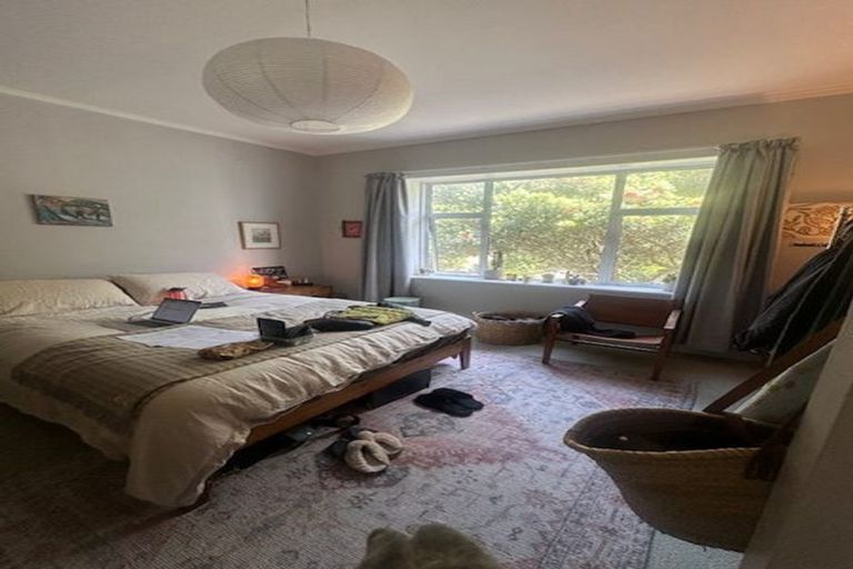 Photo of property in 1 Hungerford Road, Lyall Bay, Wellington, 6022