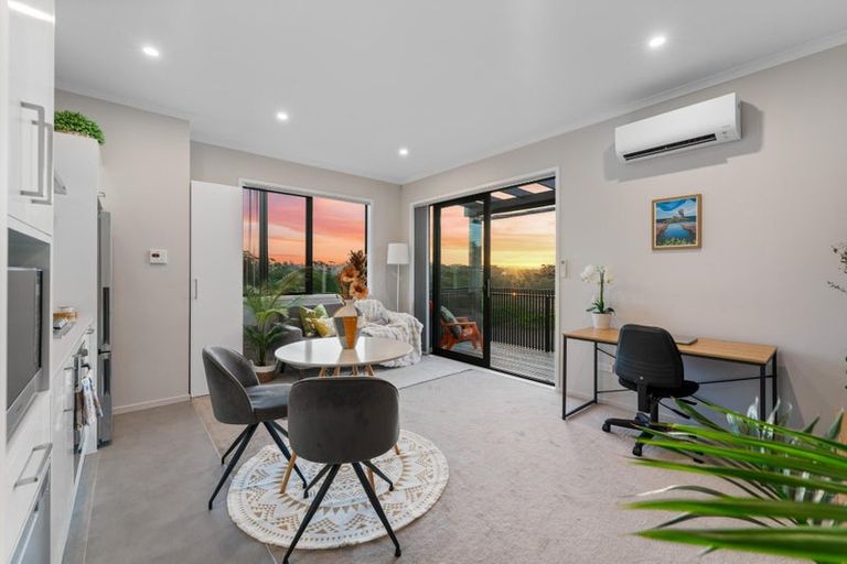 Photo of property in 24 Pukewhero Rise, Westgate, Auckland, 0614