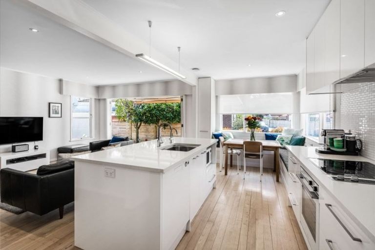 Photo of property in 1/24a Wolsley Avenue, Milford, Auckland, 0620