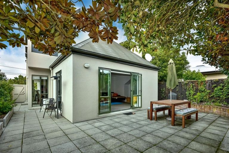 Photo of property in 53 Hawkesbury Avenue, St Albans, Christchurch, 8014