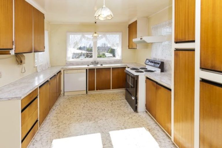 Photo of property in 13 Paulange Place, Pakuranga Heights, Auckland, 2010