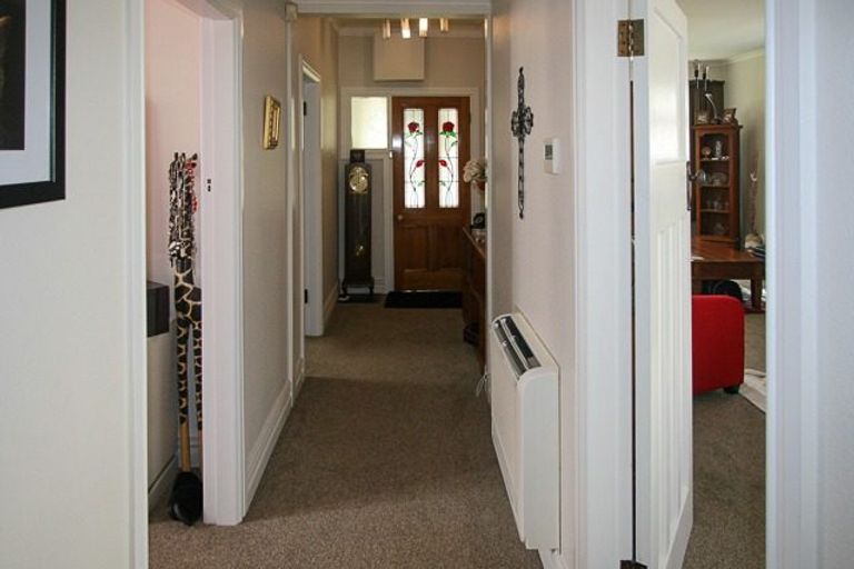 Photo of property in 2 Bracken Street, Petone, Lower Hutt, 5012