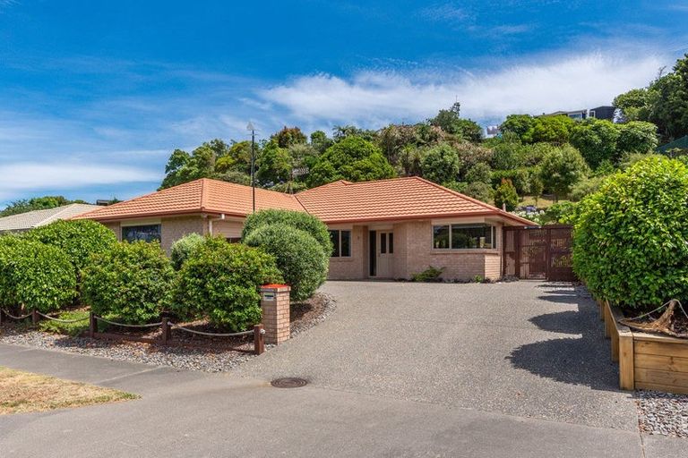 Photo of property in 8 Leanne Way, Waikanae Beach, Waikanae, 5036