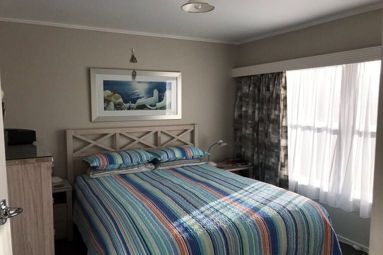 Photo of property in 3/187 Lake Road, Belmont, Auckland, 0622