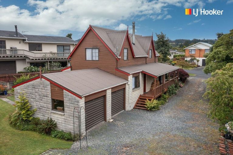 Photo of property in 16 Walton Park Avenue, Fairfield, Dunedin, 9018