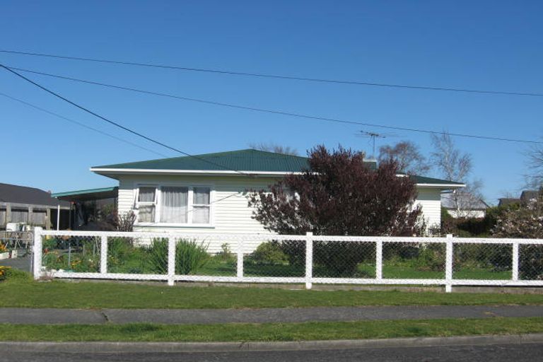 Photo of property in 8 Seddon Street, Carterton, 5713