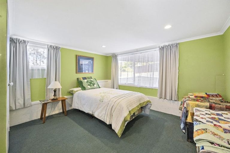 Photo of property in 38 Chatsworth Crescent, Pakuranga Heights, Auckland, 2010