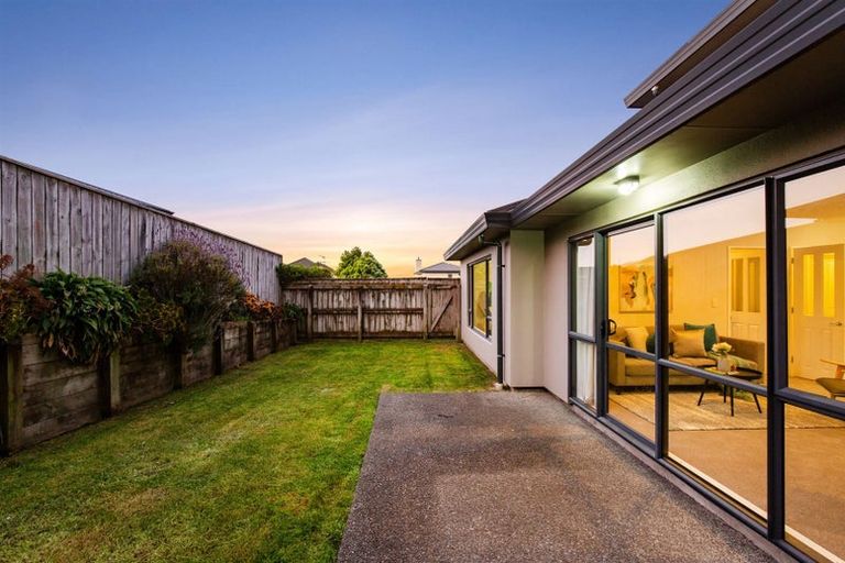 Photo of property in 15 Milford Street, Aotea, Porirua, 5024