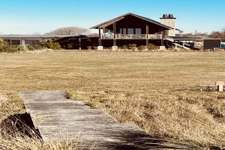 Photo of property in 21 Swindells Road, Waikuku Beach, 7473