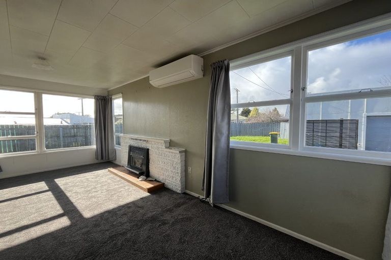 Photo of property in 21 Manu Crescent, Upper Vogeltown, New Plymouth, 4310