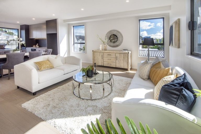 Photo of property in 16d Saltburn Road, Milford, Auckland, 0620