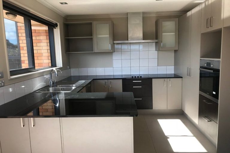 Photo of property in 61 Tiriwa Drive, Massey, Auckland, 0614