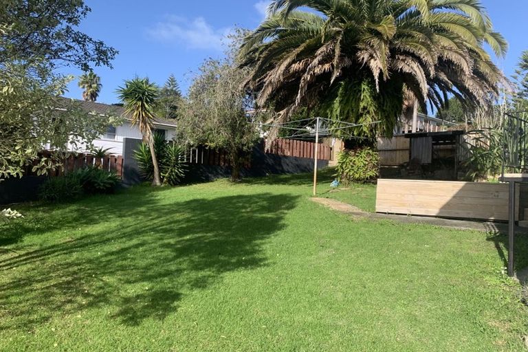 Photo of property in 13 Spinella Drive, Bayview, Auckland, 0629
