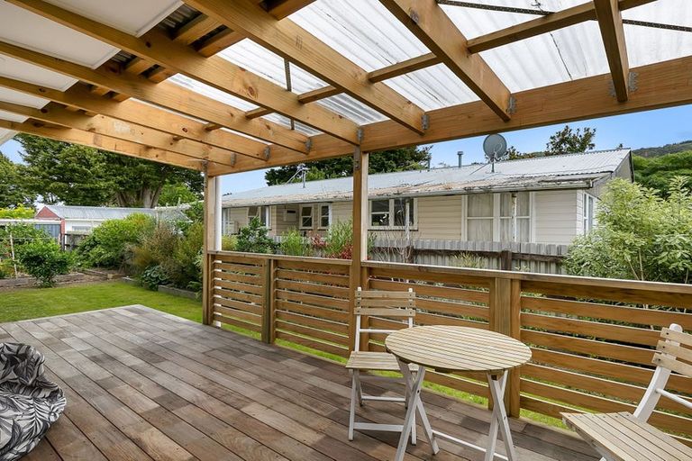 Photo of property in 8 Kentucky Street, Totara Park, Upper Hutt, 5018
