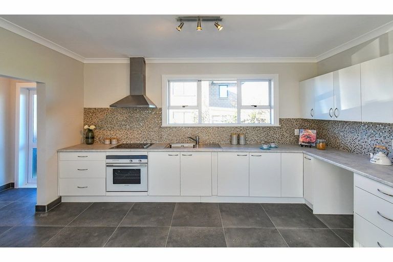 Photo of property in 40a Sturdee Road, Manurewa, Auckland, 2102