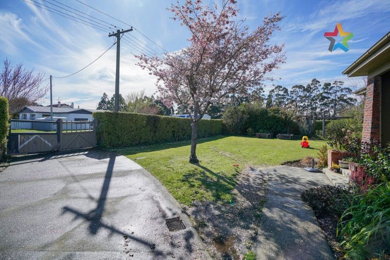 Photo of property in 1 Home Street, Winton, 9720