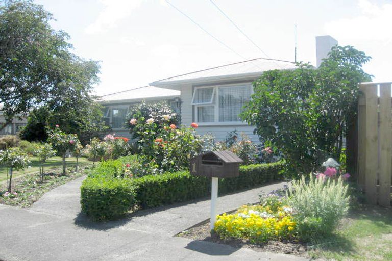 Photo of property in 1 Hodge Place, Aramoho, Whanganui, 4500